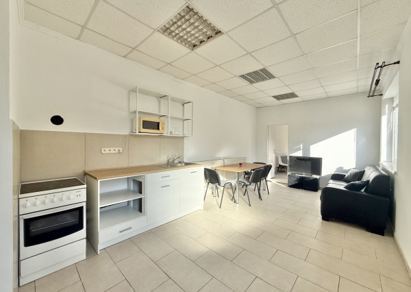 Prenájom - menší dom s terasou v Rovinke