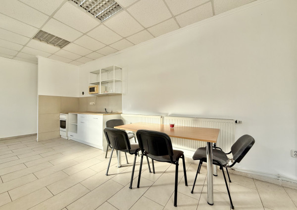 Prenájom - menší dom s terasou v Rovinke