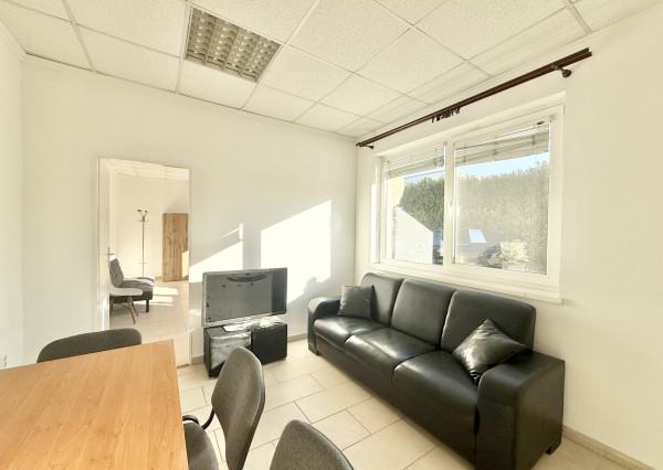 Prenájom - menší dom s terasou v Rovinke