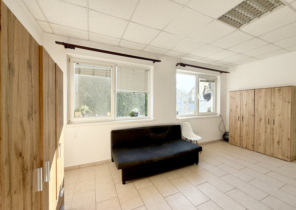 Prenájom - menší dom s terasou v Rovinke