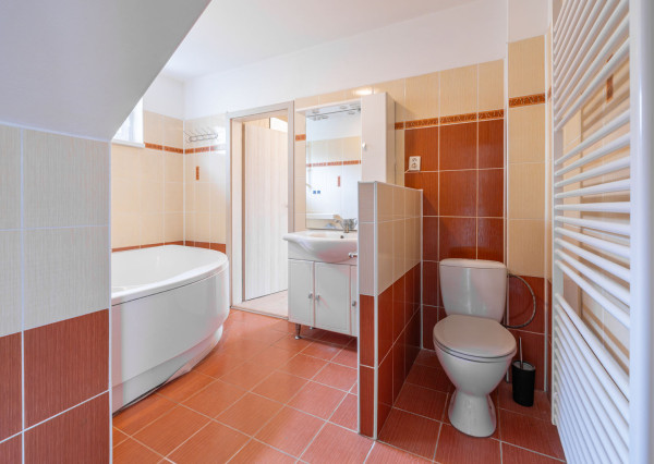 Na predaj čiastočne zariadený rodinný dom v obci Ďurďošík