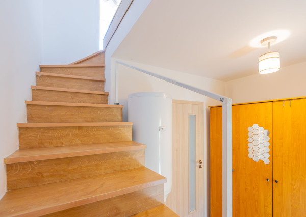 Na predaj čiastočne zariadený rodinný dom v obci Ďurďošík