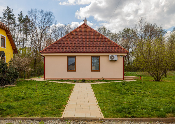 Na predaj čiastočne zariadený rodinný dom v obci Ďurďošík