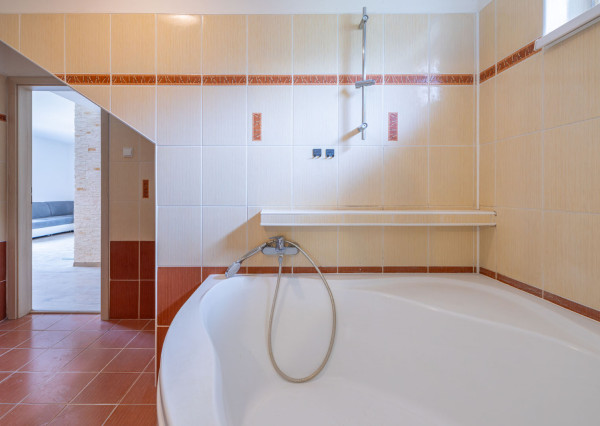 Na predaj čiastočne zariadený rodinný dom v obci Ďurďošík