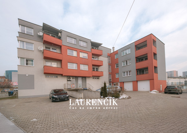 NA PRENÁJOM | 2 - IZBOVÝ BYT S PARKOVACÍM MIESTOM V TRENČÍNE