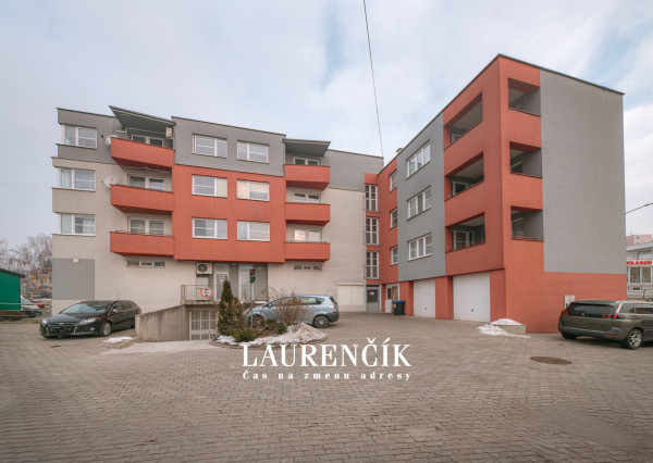 NA PRENÁJOM | 2 - IZBOVÝ BYT S PARKOVACÍM MIESTOM V TRENČÍNE