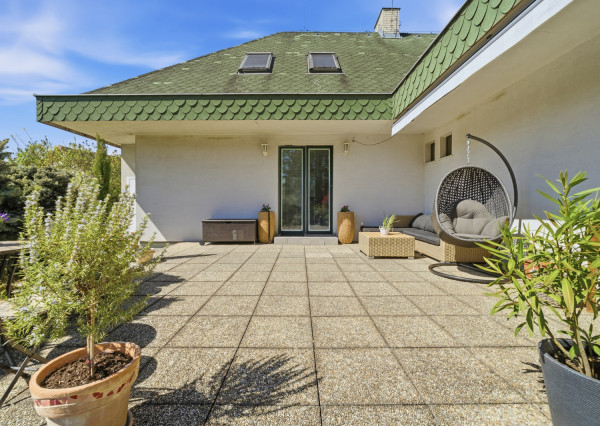 Na predaj samostatne stojaci 7-izbový rodinný dom v obci Jablonové