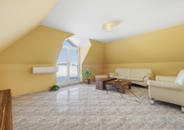 Na predaj samostatne stojaci 7-izbový rodinný dom v obci Jablonové