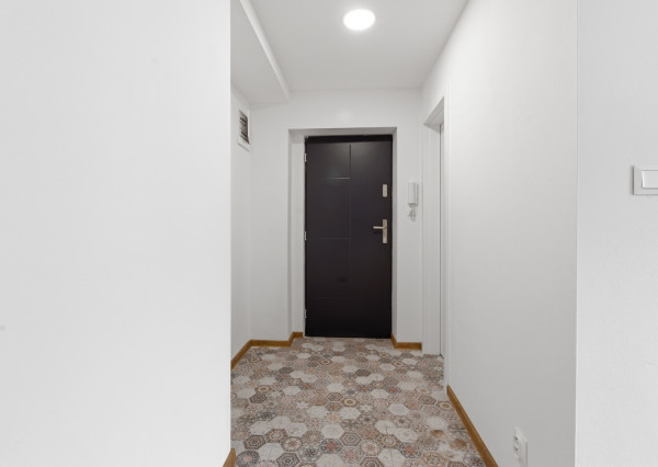 Na prenájom kompletne prerobený 2-izbový byt v Poprade