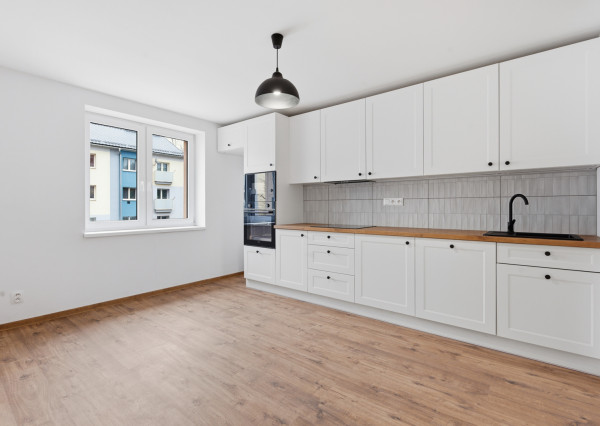 Na prenájom kompletne prerobený 2-izbový byt v Poprade