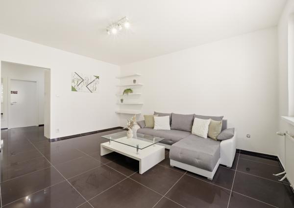 Na prenájom 3-izbový byt s loggiou v Ružinove