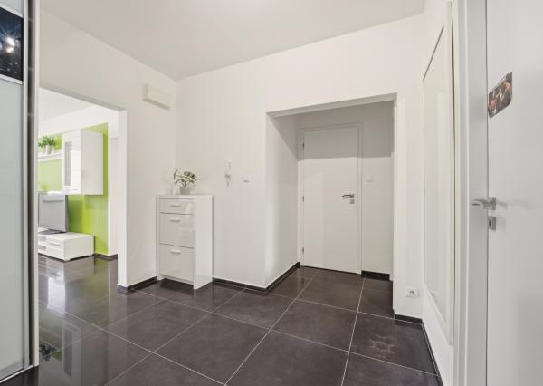 Na prenájom 3-izbový byt s loggiou v Ružinove