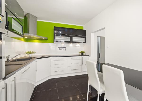 Na prenájom 3-izbový byt s loggiou v Ružinove