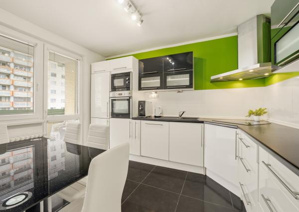 Na prenájom 3-izbový byt s loggiou v Ružinove