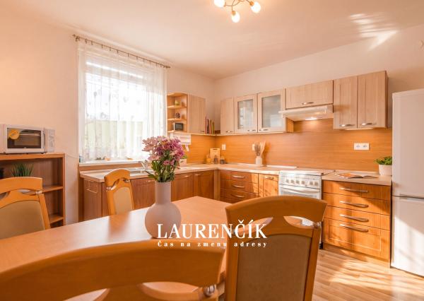 NA PREDAJ | DVOJGENERAČNÝ RODINNÝ DOM NITRIANSKE PRAVNO