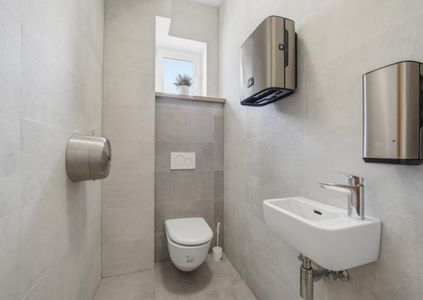 Na prenájom dve kancelárie na Zavarskej ulici v Trnave