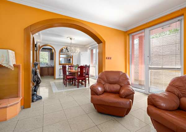 Na predaj 6-izbový rodinný dom s krásnou záhradou v Šamoríne