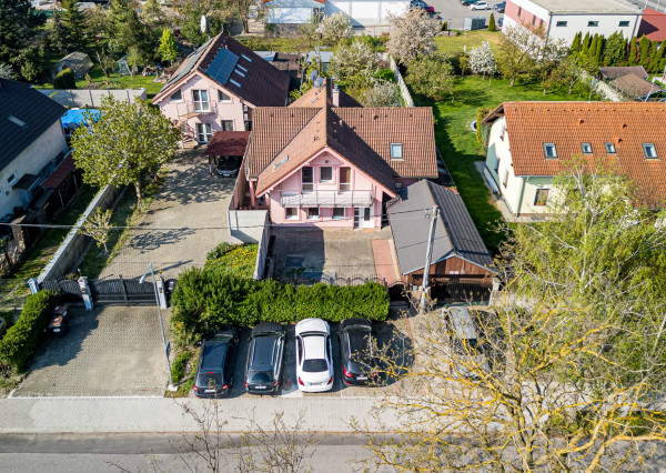 Na predaj 6-izbový rodinný dom s krásnou záhradou v Šamoríne