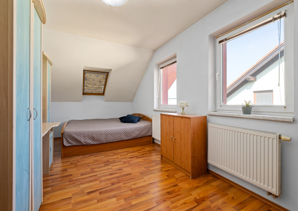 Na predaj 6-izbový rodinný dom s krásnou záhradou v Šamoríne