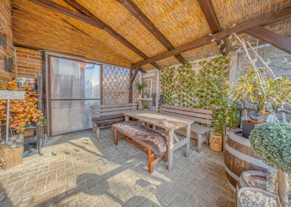 Na predaj priestranný, zariadený rodinný dom v Cerovej