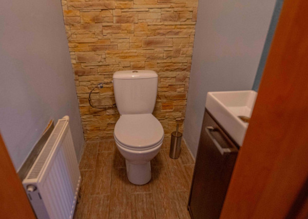 Na predaj priestranný, zariadený rodinný dom v Cerovej