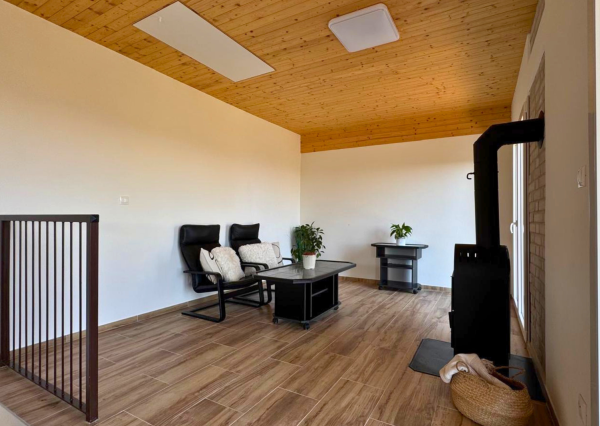 Na predaj chata s panoramatickým výhľadom na Bratislavu