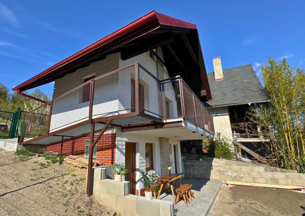 Na predaj chata s panoramatickým výhľadom na Bratislavu