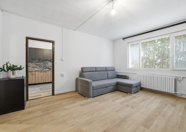 Na predaj kompletne zariadený 1-izbový byt v Bratislave - Dlhé Diely