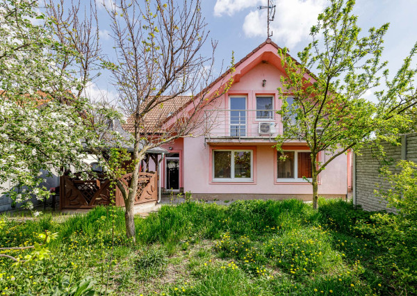 Na predaj 6-izbový rodinný dom s krásnou záhradou v Šamoríne