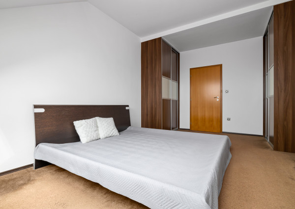 Na prenájom priestranný 5-izbový mezonet v Starom Meste