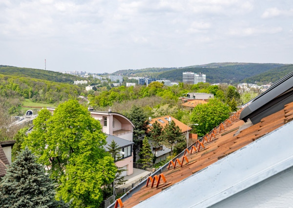Na predaj luxusný mezonet s terasou a garážou v Starom meste