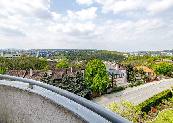 Na predaj luxusný mezonet s terasou a garážou v Starom meste