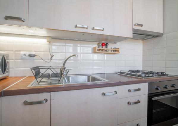 Na prenájom vkusný 2-izbový byt v príjemnej časti Dúbravky