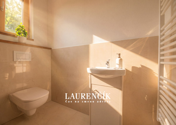 NA PREDAJ | RODINNÝ DOM S VÝHĽADOM NA VRŠATEC - ILAVA, KLOBUŠICE