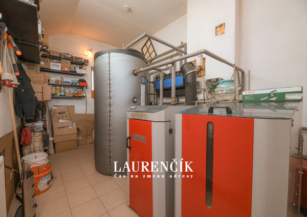 NA PREDAJ | RODINNÝ DOM S VÝHĽADOM NA VRŠATEC - ILAVA, KLOBUŠICE