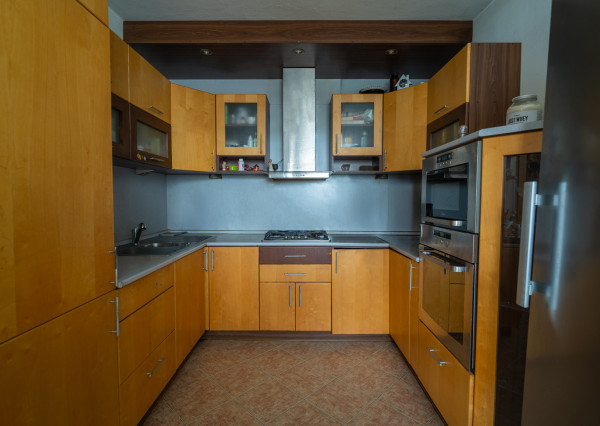 Na predaj čiastočne zariadený 3-izbový byt vo Vrakuni