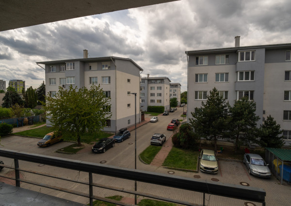 Na predaj čiastočne zariadený 3-izbový byt vo Vrakuni