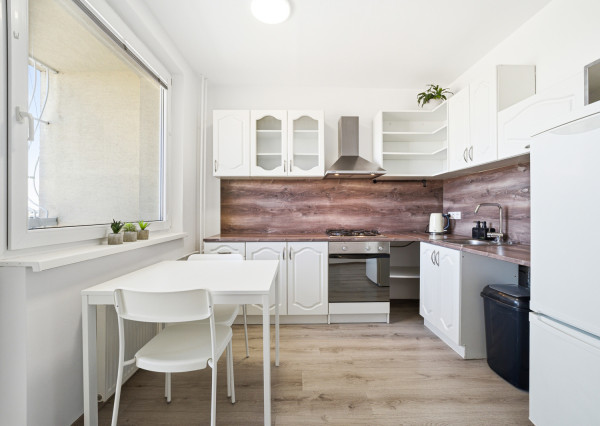 Na prenájom 1-izbový byt s loggiou v centre Senca