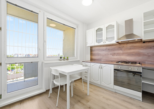 Na prenájom 1-izbový byt s loggiou v centre Senca