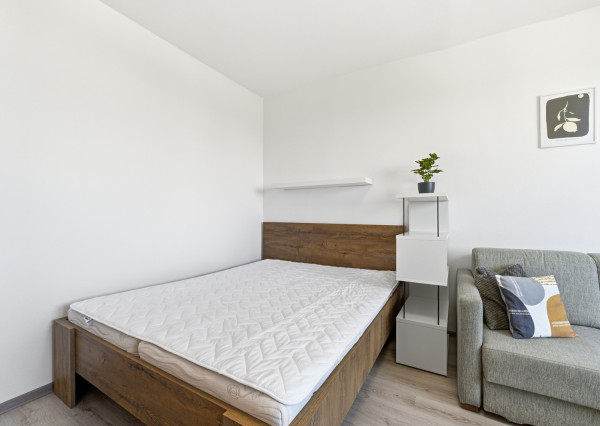 Na prenájom 1-izbový byt s loggiou v centre Senca