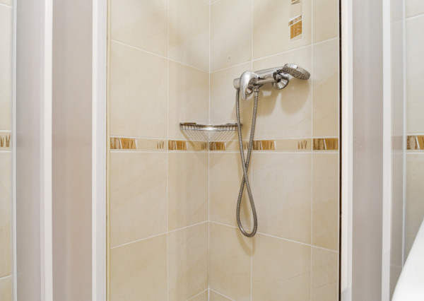 Na prenájom 1-izbový byt s loggiou v centre Senca