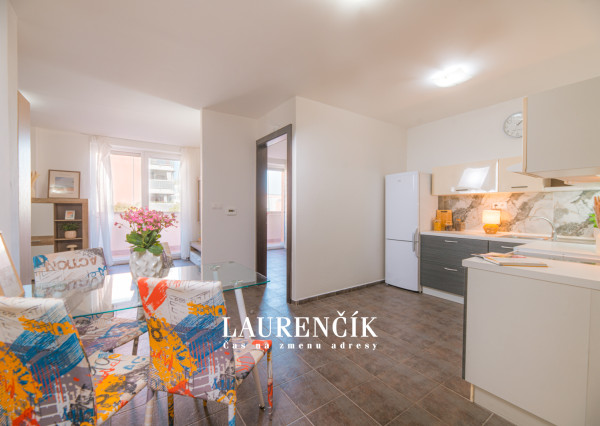 NA PRENÁJOM | 2- IZBOVÝ BYT S PARKOVACÍM MIESTOM, VILLA PARK - TRENČÍN