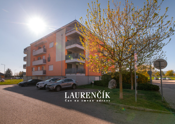 NA PRENÁJOM | 2- IZBOVÝ BYT S PARKOVACÍM MIESTOM, VILLA PARK - TRENČÍN