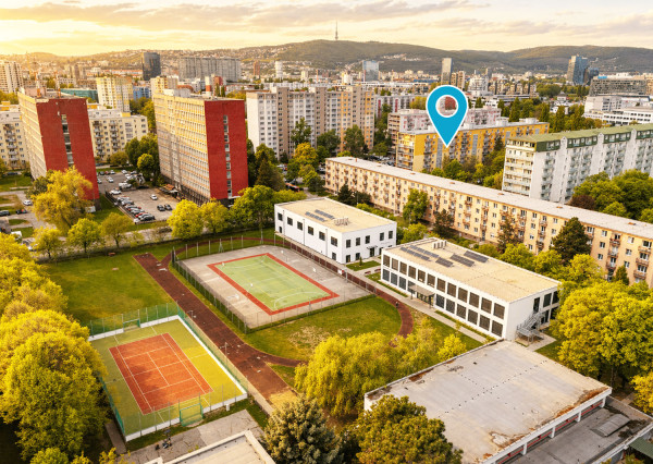 Na predaj prerobený, zariadený 3 izbový byt v Ružinove BA