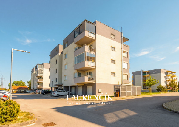 NA PREDAJ | 2 - IZBOVÝ BYT V NOVOSTAVBE S PARKOVACÍM MIESTOM, TRENČIANSKE STANKOVCE