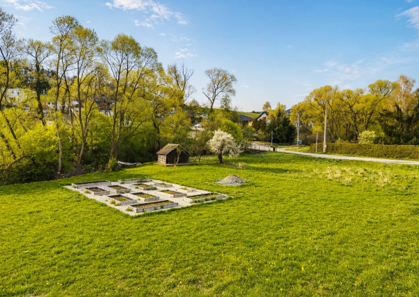 Na predaj pozemok v perspektívnej lokalite Dolného Kalníka