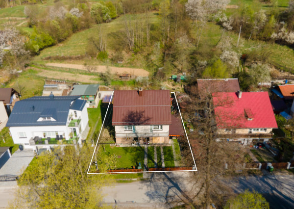 Na predaj priestranný 6-izbový rodinný dom v Oščadnici