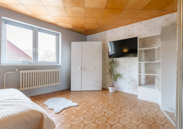 Na predaj priestranný 6-izbový rodinný dom v Oščadnici