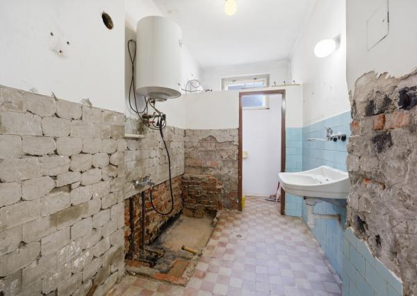 Na predaj rodinný dom vhodný na rekonštrukciu v Stupave