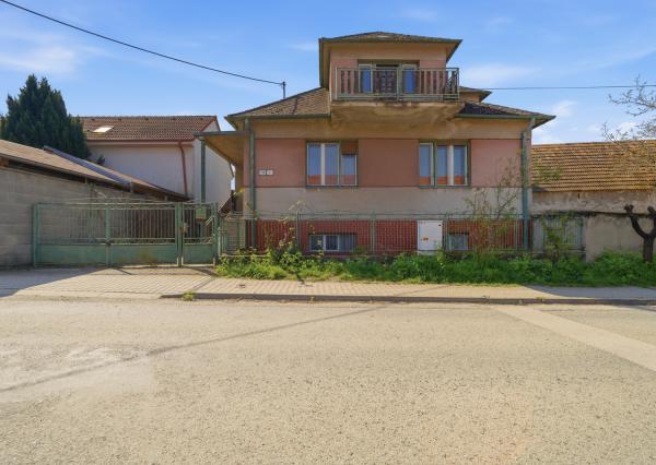 Na predaj rodinný dom vhodný na rekonštrukciu v Stupave